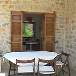 Karantonis House * לאונידיון