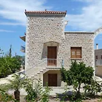 Karantonis House לאונידיון