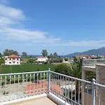 公寓 Karantonis House *