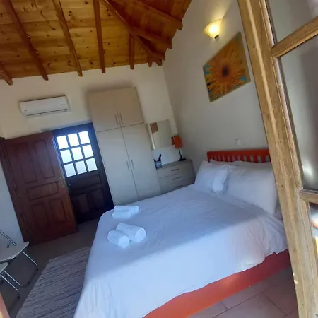 Karantonis House Apartmán *