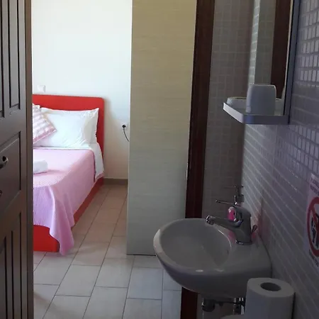 דירה Karantonis House לאונידיון